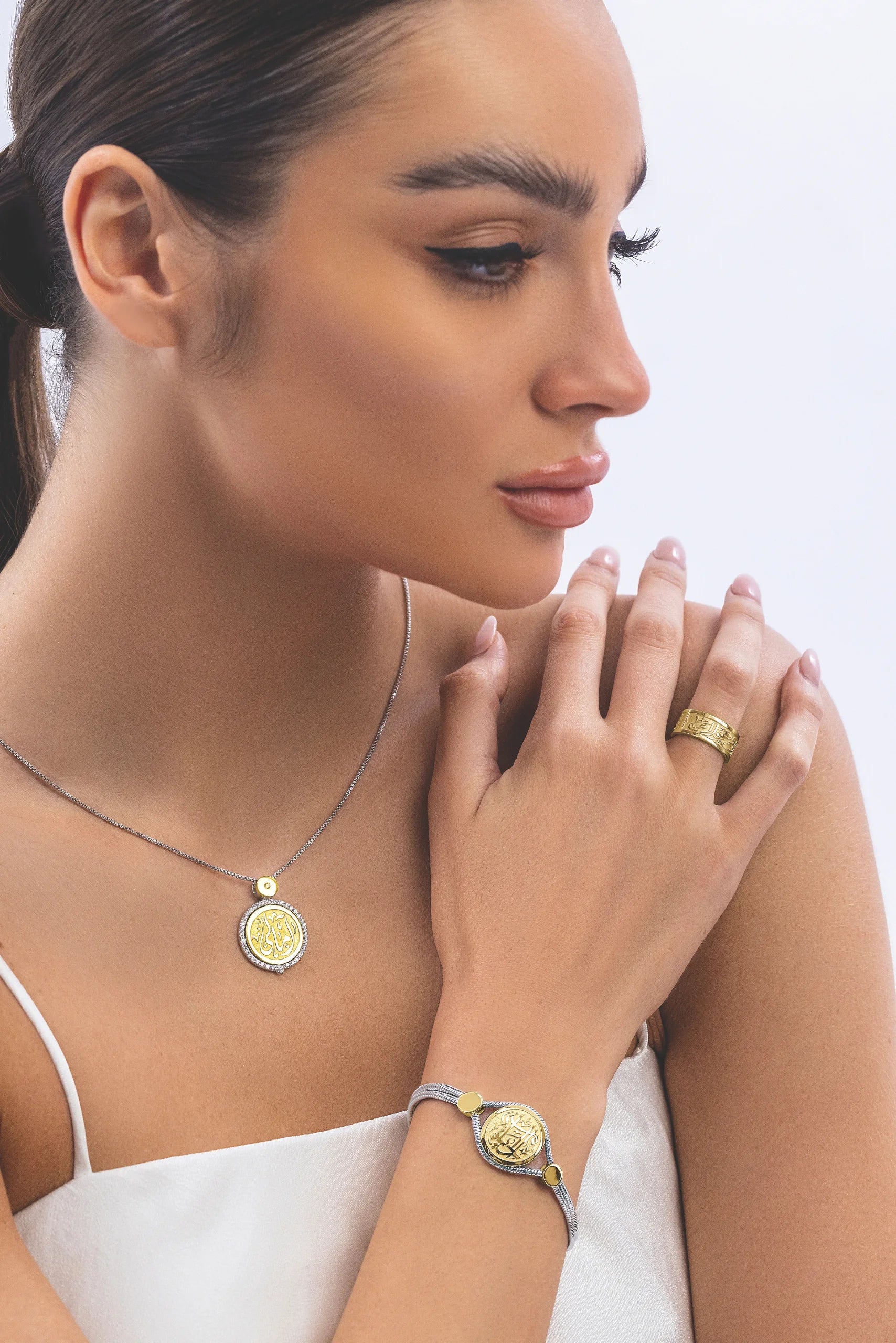 Zeena Mixed Round Bracelet